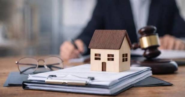 Sell inherited house [city]: 2026 probate timeline and tax math